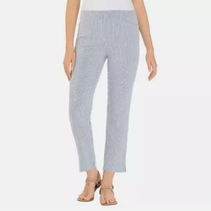 Hilary Radley Blue And White Striped Seersucker Pull-on Capris Size Large